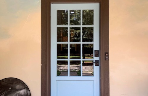 Columbus House | The Blue Door 10 min to TIEC 2BR 2BA House Private Modern Clean Quiet 7 acres