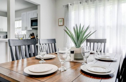 Norfolk House | The Blue Horizon 3BR Retreat By Beach & Naval Base