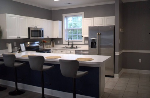 Charlotte Condo | The Blue Oasis- Charming 2-bedroom condo in cool Charlotte with AC, WiFi