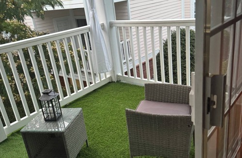 Charlotte Condo | The Blue Oasis- Charming 2-bedroom condo in cool Charlotte with AC, WiFi