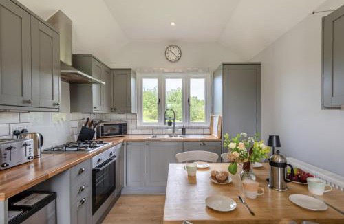 Abbess Roding House | The Burrow