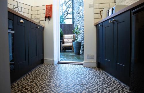 Morebattle House | The Burrow