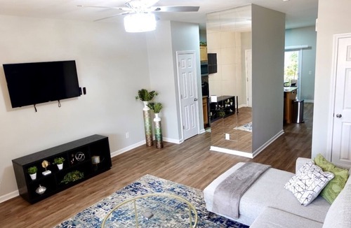 Prosperity Church Road House | The Calm and Comfy Townhome. Work Friendly. Conveniently Located in CLT!