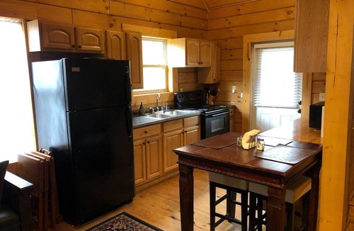 Monteagle Cabin | The Calming Cabin — Soak Up the Peace, Relaxation & Area Adventures