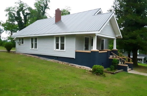 Morganton House | The Cam Grady, Restored, roomy, eclectic cottage in heart of Downtown Morganton