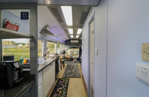 Ely Cottage | THE CARRIAGE ELY PADDINGTON, pet friendly, with hot tub in Ely