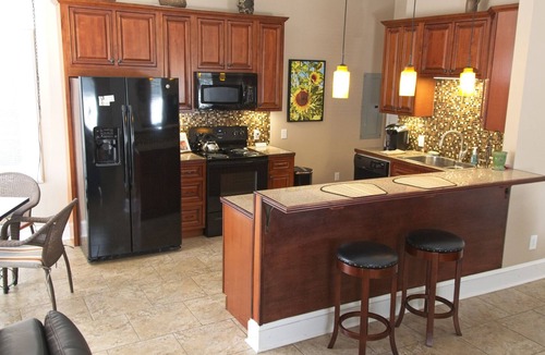 Cary House | The Cary Cottage 1 BR 1 BA Private Sleeps 4 - Downtown Cary, Eat Drink Play Shop
