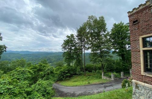 Banner Elk House | The Castle at Valle Crucis