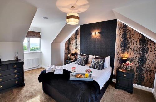 Stanley House | The Chase, Luxury Hot Tub Retreat, Pets Welcomed