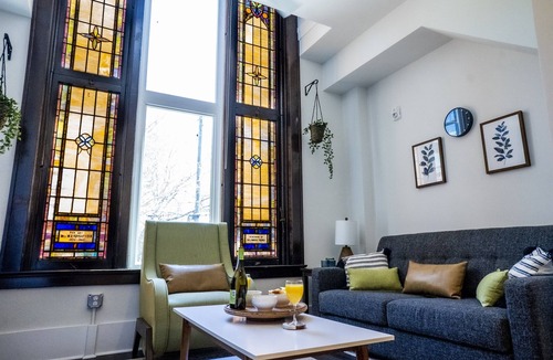 Villa Heights Apartment | The Church | Luxury King Suite #14