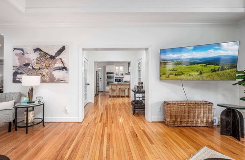 Chapel Hill House | The Clubhouse Hideaway