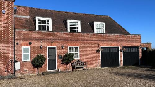Epping House | The Coach House WPH, Epping