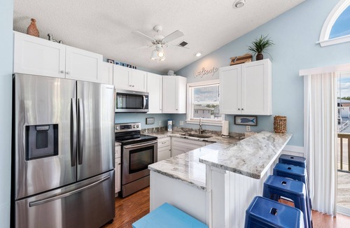 Colington House | The Coconut Cottage: 3-bedroom Soundside Cottage, Short Stays Anytime!