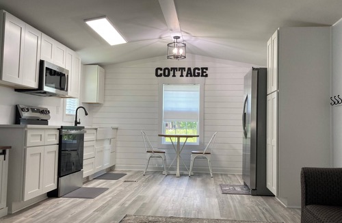 Lumberton Other | The Cottage 5 miles to UNC Pembroke