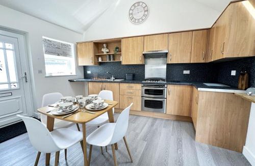 Newquay House | The Cottage Annex