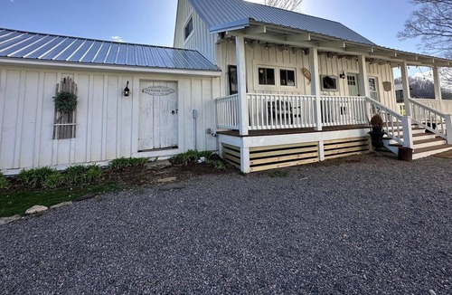 Creston Cottage | The Cottage at Historic Sutherland Manor est. 1807