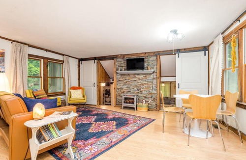 Black Mountain House | The Daisy at Snowy Cove
