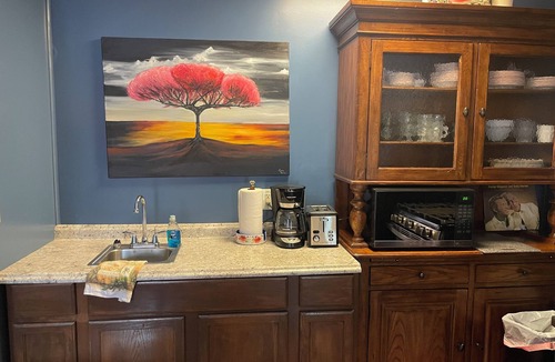 Camden Apartment | The Dolly Parton Fan Studio