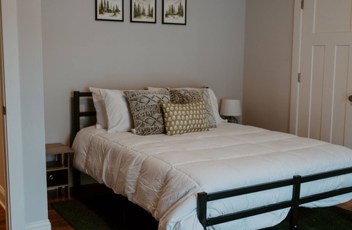 Hickory House | The Downtown Abode!