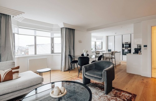 Warwick Apartment | The Eccleston by Nestor