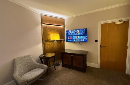 Epsom House | The Elder Grove Epsom