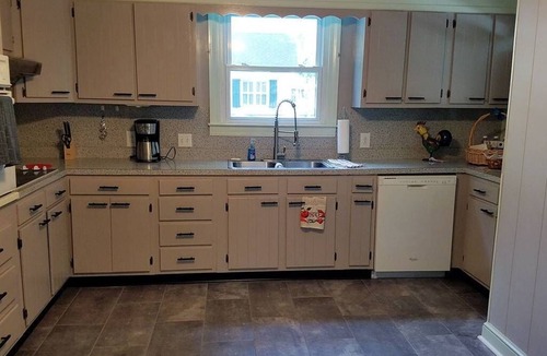 Henderson Bed & Breakfast | The Eleanor on Belle - Suite 1
