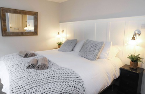 Staithes Bed & Breakfast | The Endeavour Restaurant With Rooms