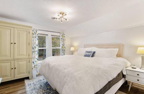 Blowing Rock House | The Farmhouse at Doe Creek