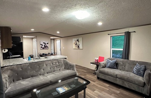 Hendersonville House | The FarmHouse Retreat - House B “NEW LISTING” Come experience life on a farm!