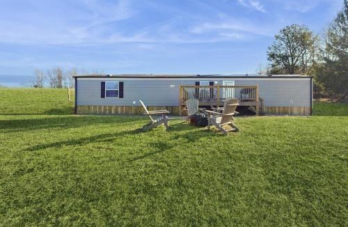Hendersonville House | The FarmHouse Retreat B