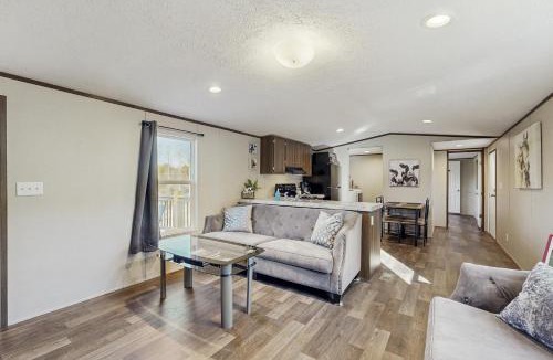 Hendersonville House | The FarmHouse Retreat B