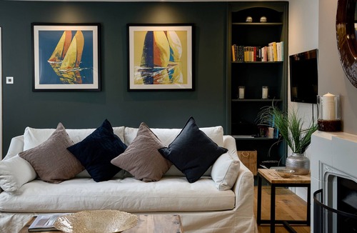 Eartham House | The Farmhouse, Seabeach Farm