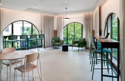 Downtown Asheville Hotel | The Flat Iron Hotel