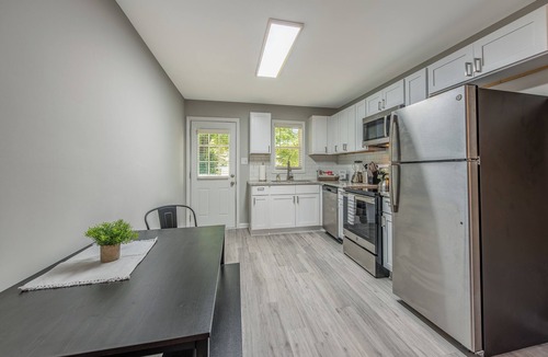 East Raleigh Apartment | The Forest Downtown Raleigh ~Newly Renovated