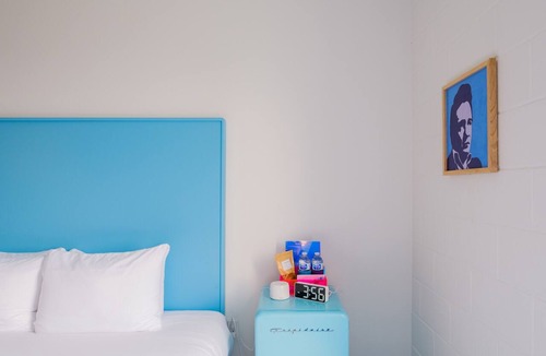 East Hill Hotel | The Gallatin (319) - 2 miles to Nissan Stadium