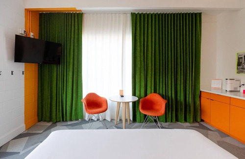 East Hill Hotel | The Gallatin 320, Colorful Boutique Hotel!