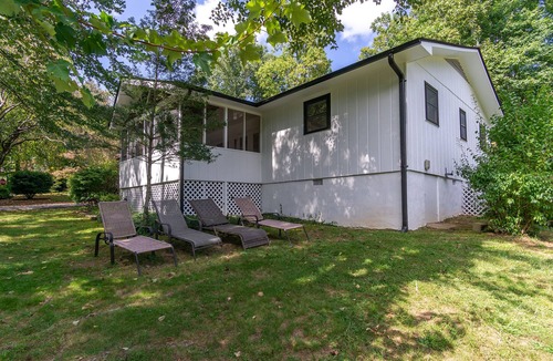 Montreat House | The Gate House | Pet-friendly Montreat Home with Game Room & Screened Porch!