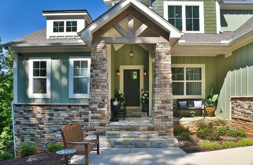 Black Mountain House | The Gem:New 5 Ensuite Bedroom Luxury Mountain Home
