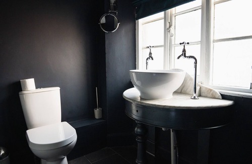 Wedmore House | The George Inn