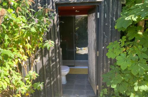 Lesbury Apartment | The Goods Wagon, private garden and stunning views