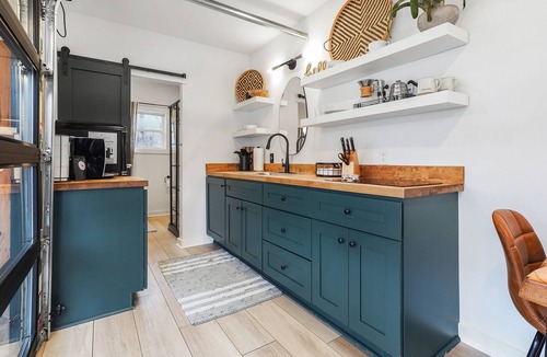 Columbus House | The Green Creek Shipyard | Hot Tub, Sauna, Fire Pit + Private Pond!