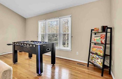 Pleasant Garden Apartment | The Greensboro Getaway, Hot Tub and Solitude