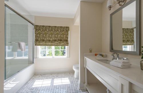 Lake Toxaway Hotel | The Greystone Inn