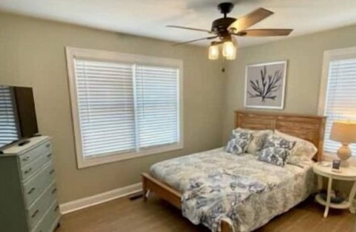 Morehead City Apartment | The Grove House Near the Sea - Newly Renovated 6 minutes from downtown