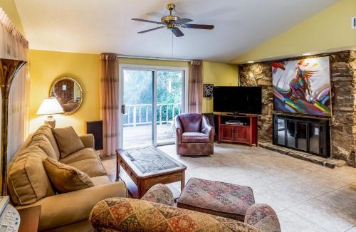 Waynesville House | The Guest House at Big Bear Estates