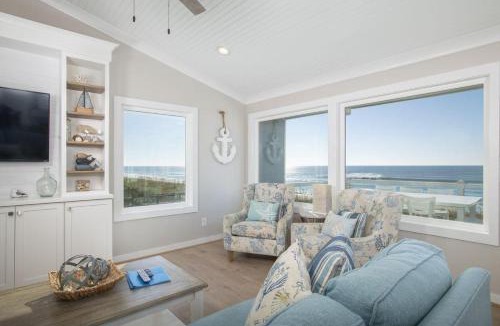 Pine Knoll Shores House | The Hanner home