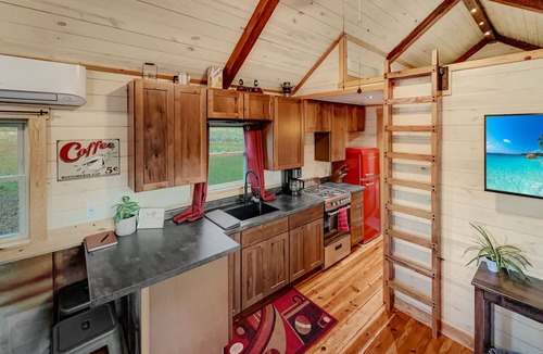 Olin Cabin | The 'Happy Go Fishing Cabin' at the Park Place (on Parks Rd)