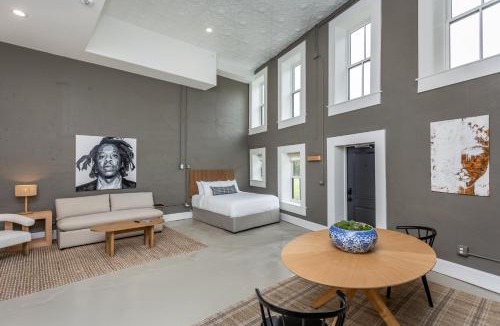 Wilson Hotel | The Harriss