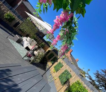 Peterlee House | The hidden barn