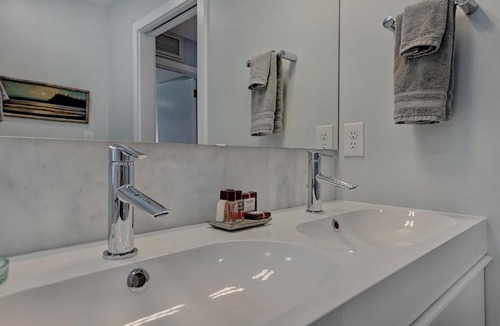 Cherry Apartment | The Home Collection CLT: 510 Queens
